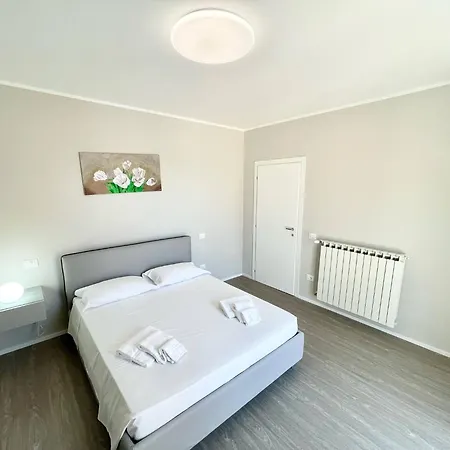 Ipnotica - Panoramic Views Exquisite Pool - Sleeps 7 - Very Stylish Villa *