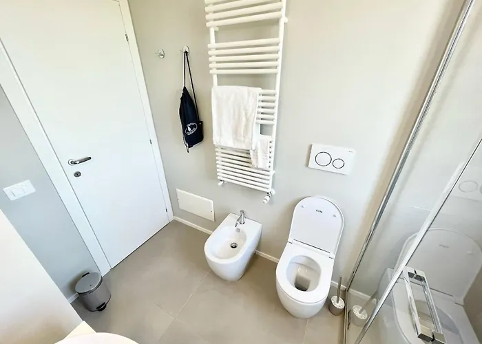 Ipnotica - Panoramic Views Exquisite Pool - Sleeps 7 - Very Stylish Villa *