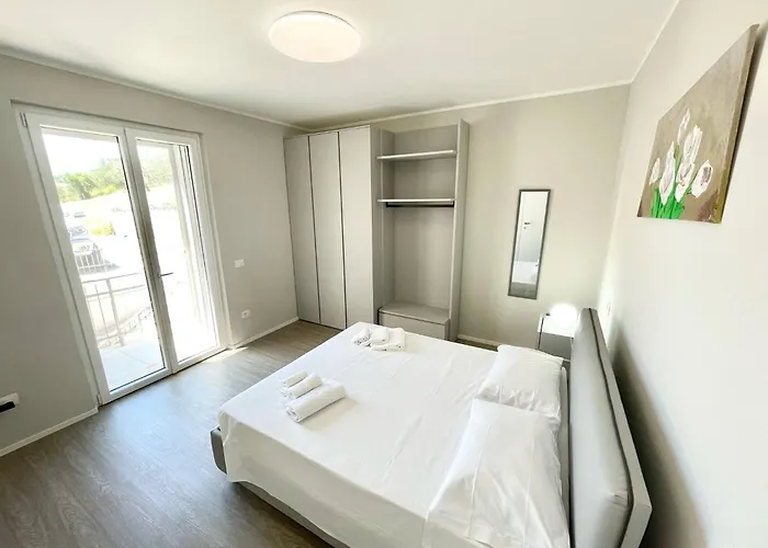 Villa Ipnotica - Panoramic Views Exquisite Pool - Sleeps 7 - Very Stylish